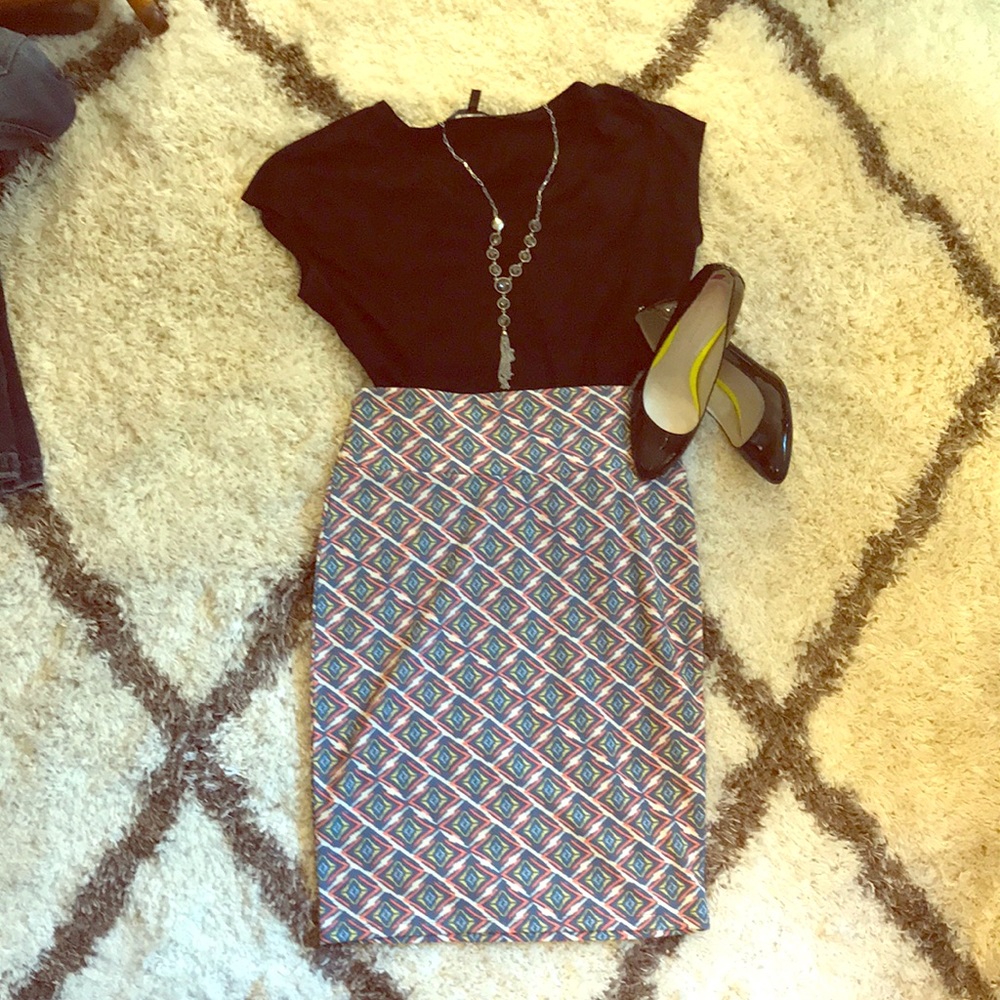 LulaRoe Cassie stretch pencil skirt